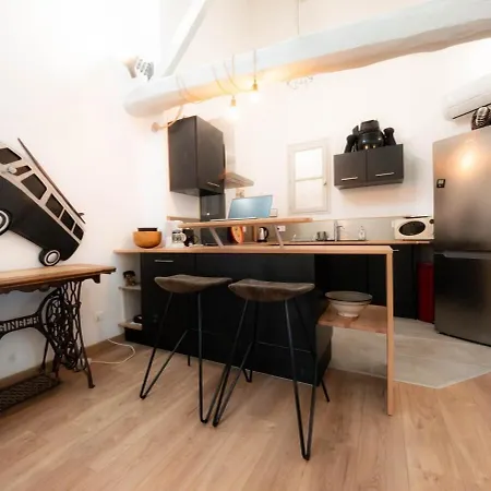 T3 - Idéal Emplacement Et Business - La Conciergerie Martinkey’s